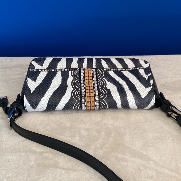 Gorgeous and exotic! Brighton Africa Stories Tarina Python Baguette Handbag. - Picture 6 of 16